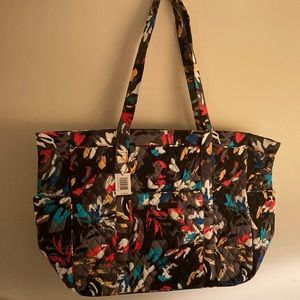 Vera Bradley tote bag discontinued never been used